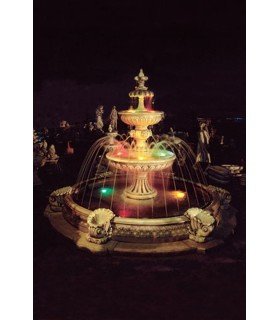 FUENTE OVIEDO CON LUZ