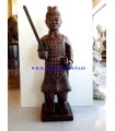 Guerreo Chino con espada en piedra artificial
