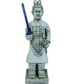 Guerrero de Xian con espada en piedra artificial.