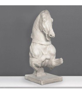 Caballo de Fidias en mármol reconstituido