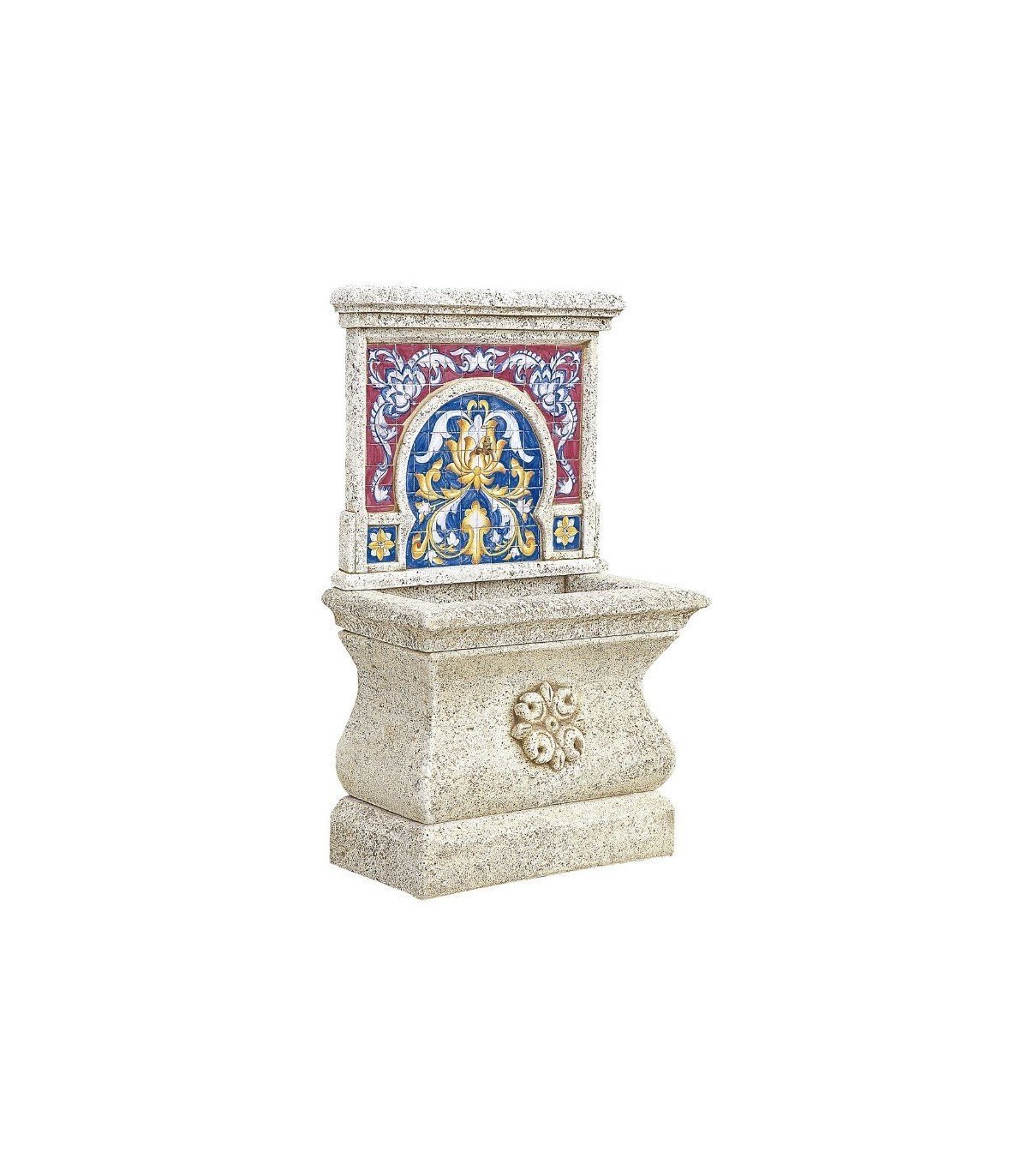 Fuente Romana con rosetón en piedra.